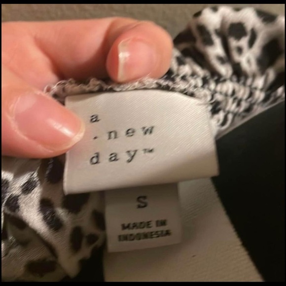 Womens A•New Day Shirt - Picture 2 of 3